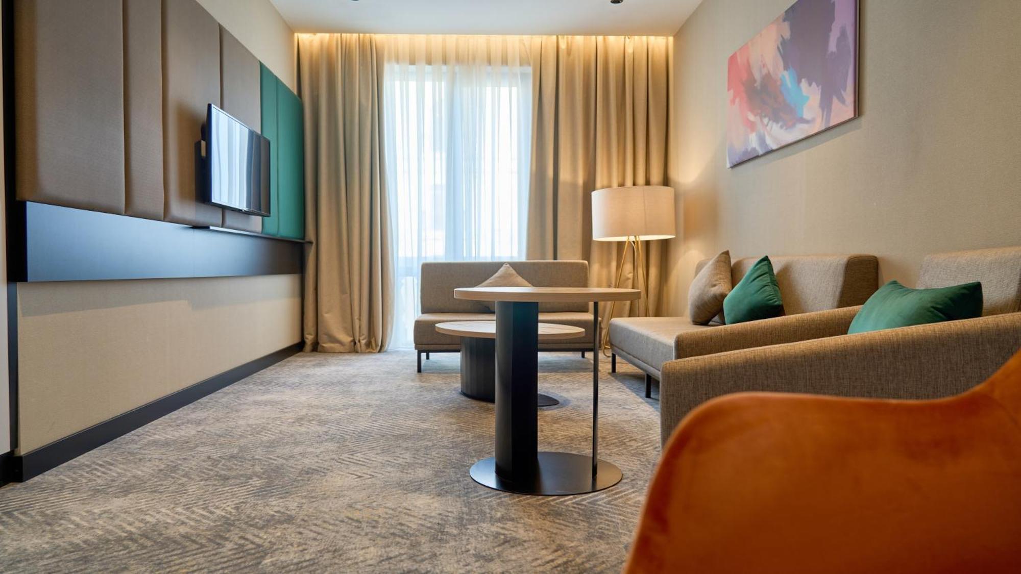 Holiday Inn Tashkent City By Ihg Exteriör bild